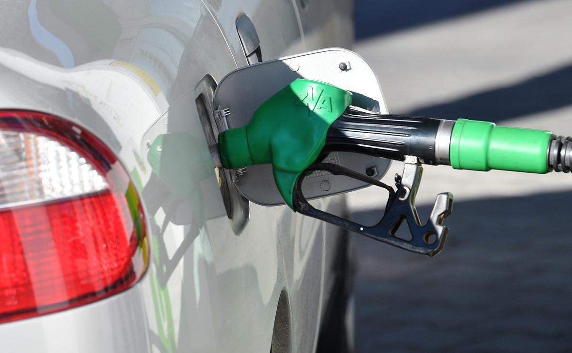 ФАС попросила автозаправки снизить цену продажи бензина