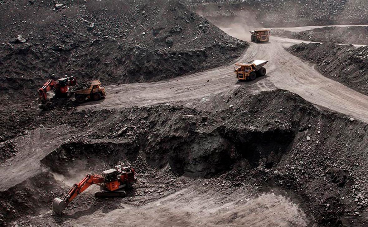 Путин разрешил российским компаниям выкупить «Русский уголь»